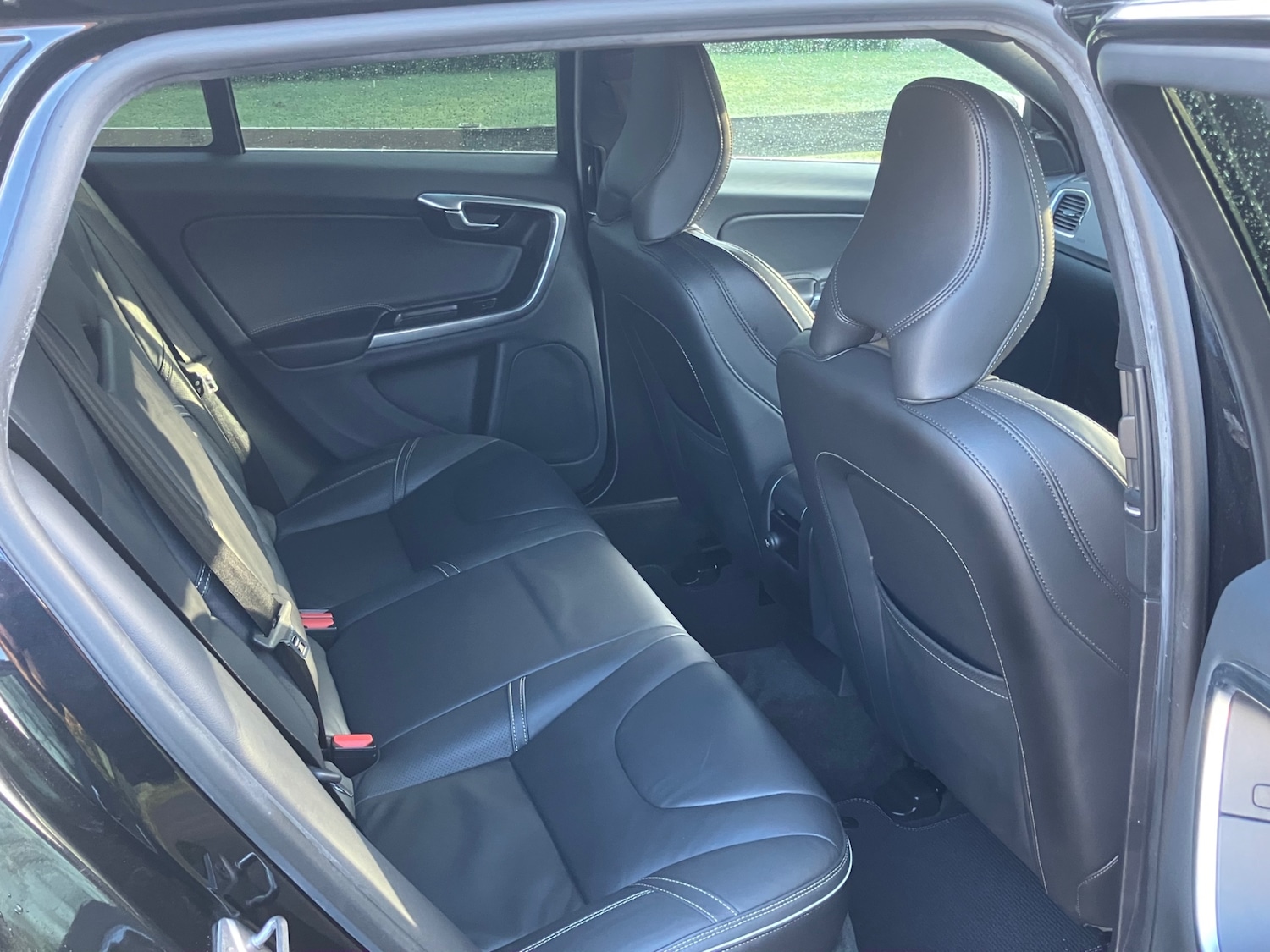 Used Volvo V60 2015 for sale - 77787249: Photo 11