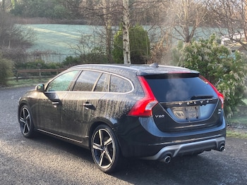 Used Volvo V60 2015 for sale - 77787249: Photo