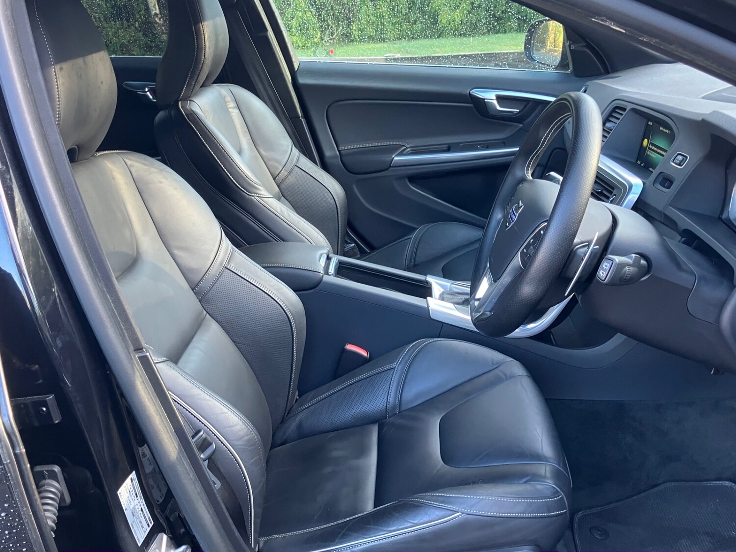 Used Volvo V60 2015 for sale - 77787249: Photo 9