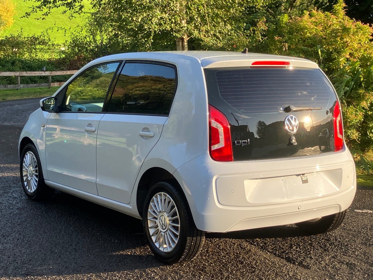 Used Volkswagen up! 2013 for sale - 76720368: Photo 4