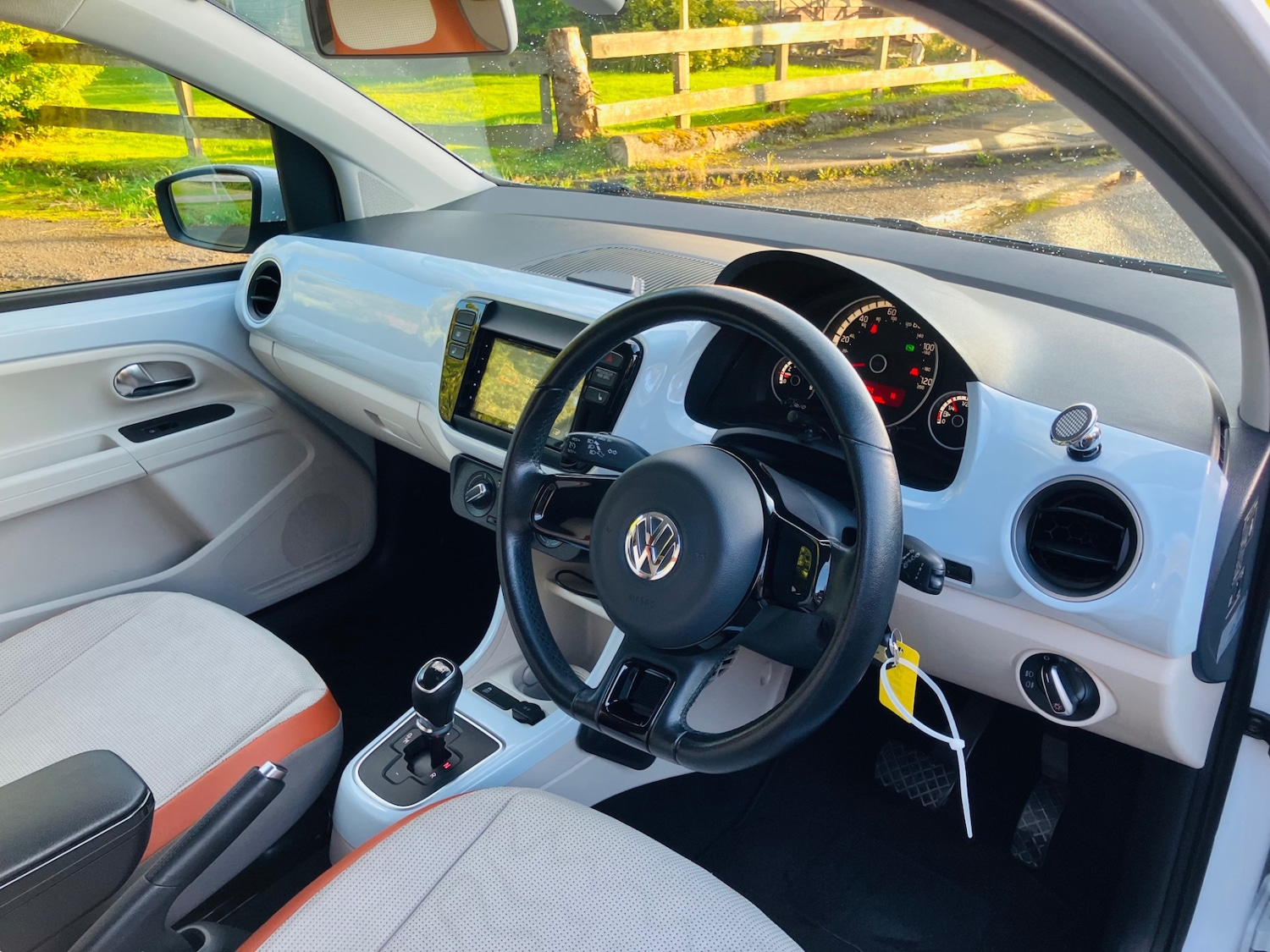 Used Volkswagen up! 2013 for sale - 76720368: Photo 6