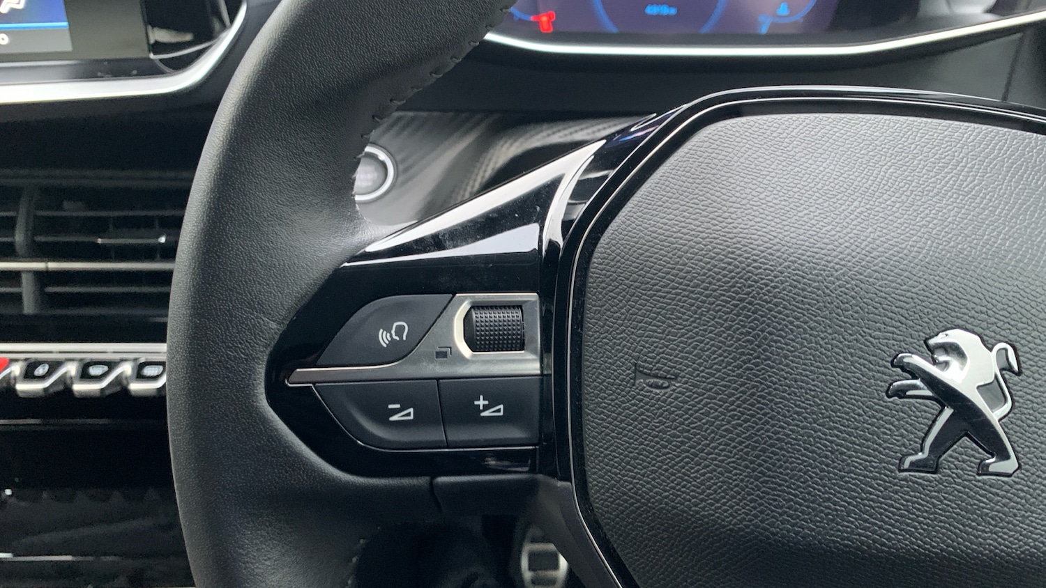 Used Peugeot 208 2023 for sale - 76787619: Photo 24