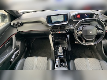 Used Peugeot 2008 2021 for sale - 76400002: Photo