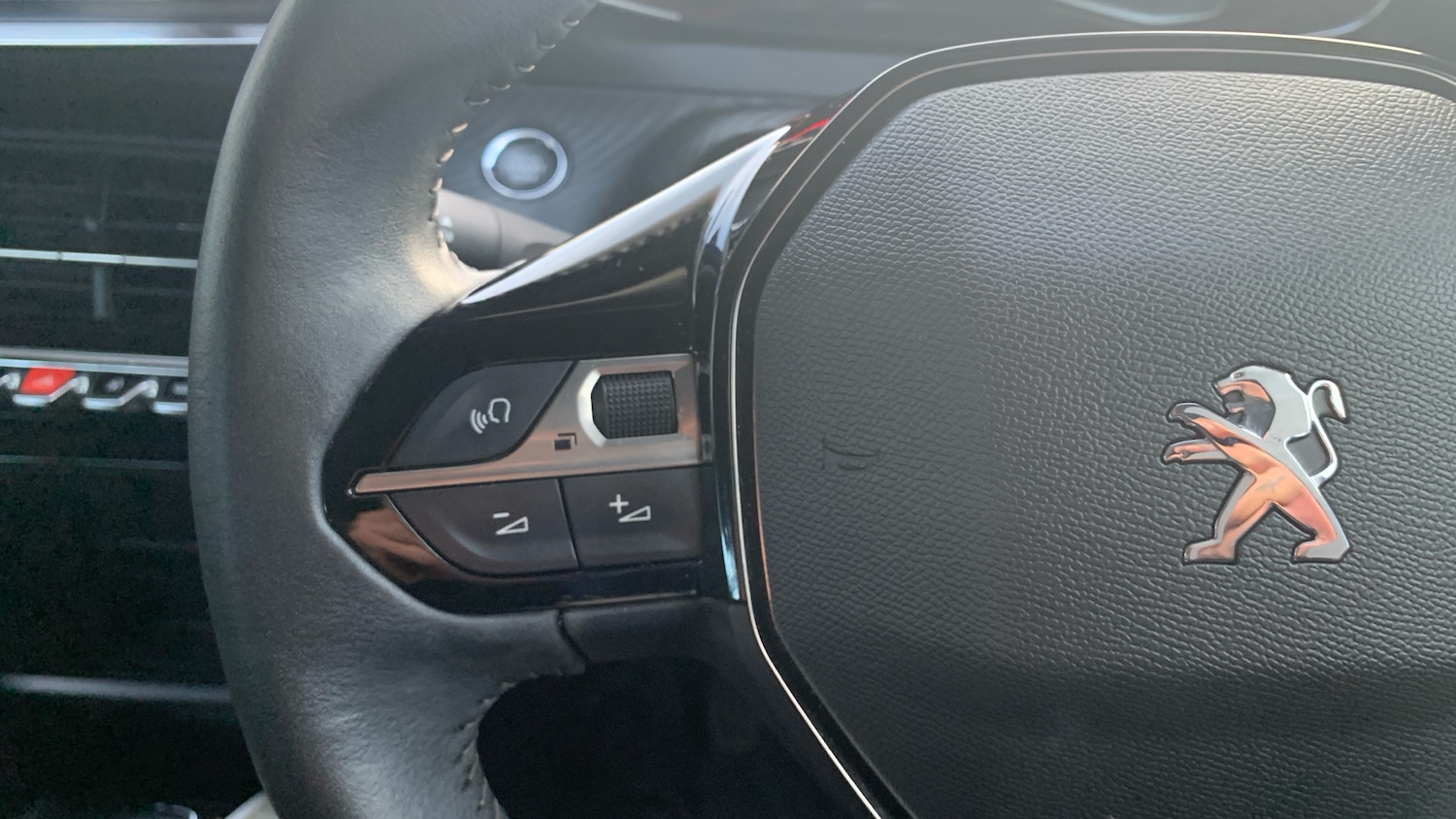 Used Peugeot 2008 2022 for sale - 76672217: Photo 23