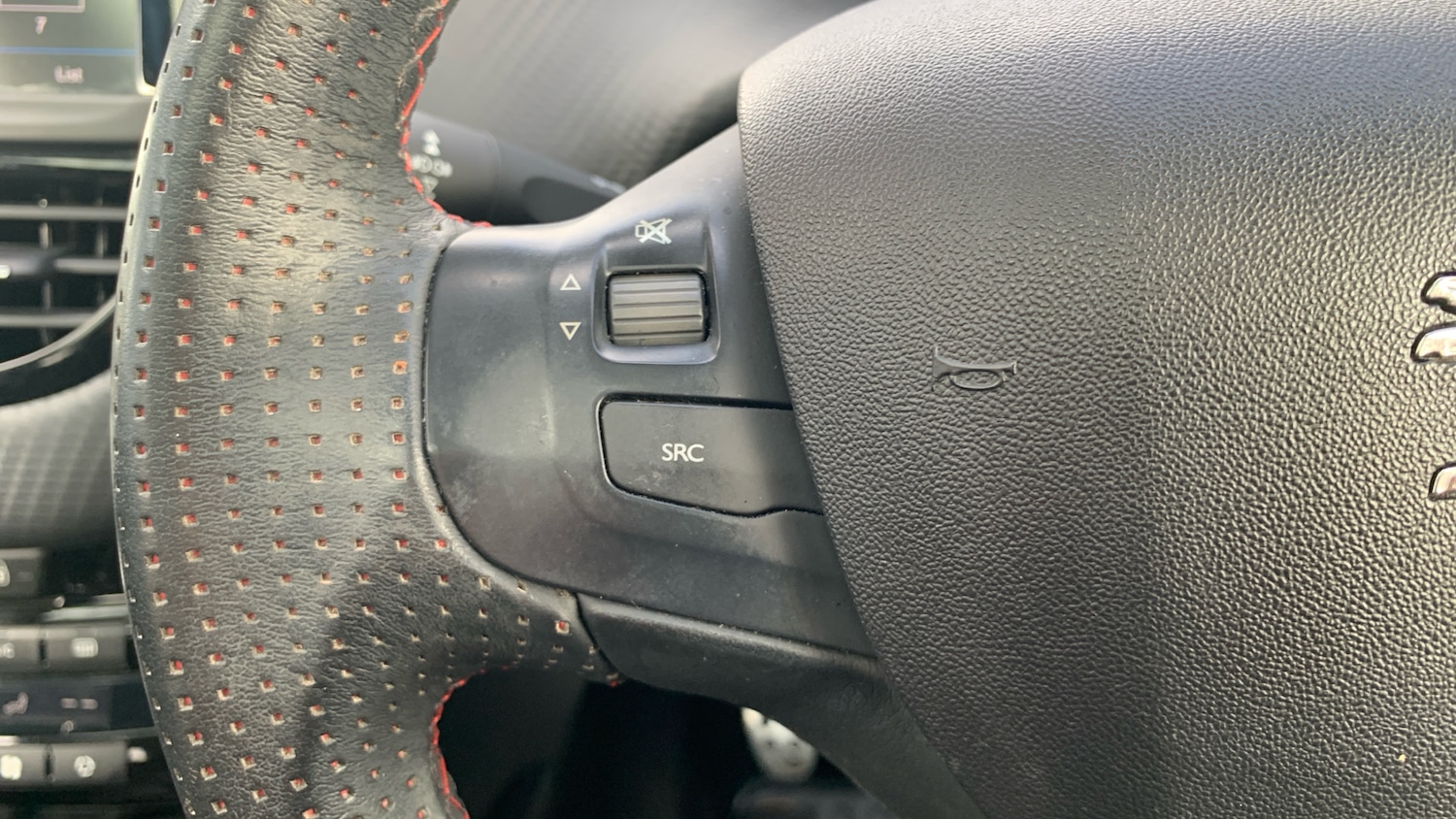 Used Peugeot 2008 2019 for sale - 76248405: Photo 23