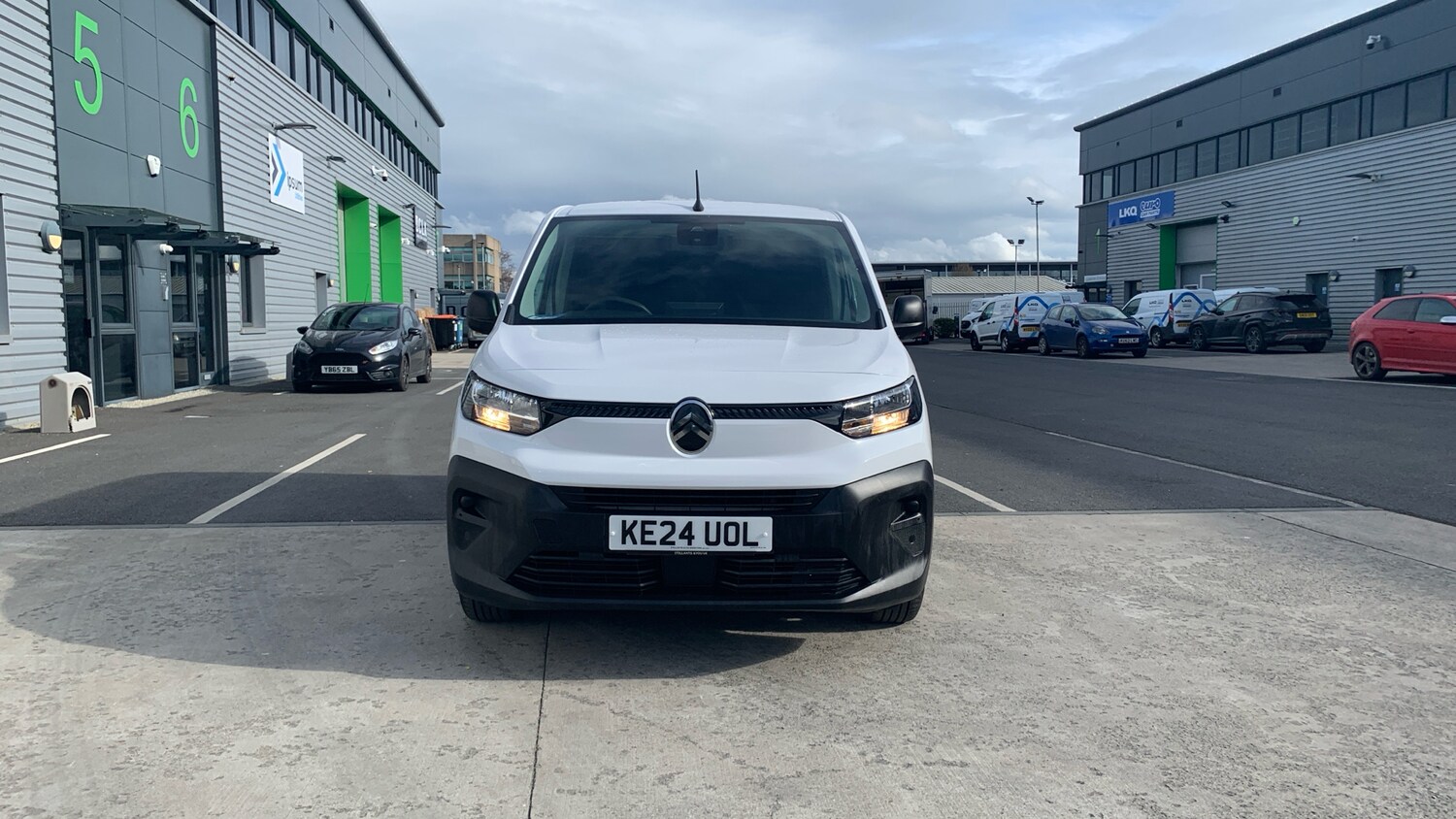 Used Citroen Berlingo 2024 for sale - 77840629: Photo 8