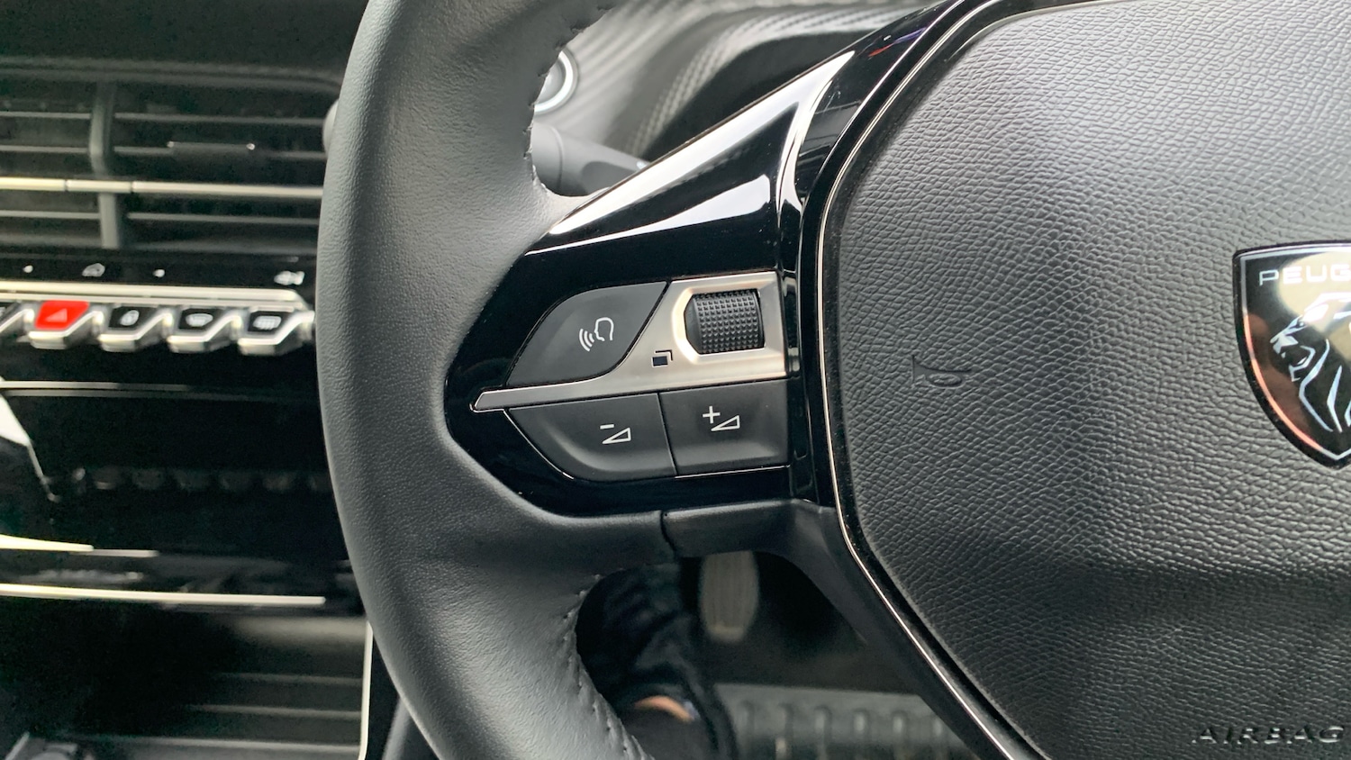 Used Peugeot 2008 2024 for sale - 76608966: Photo 24