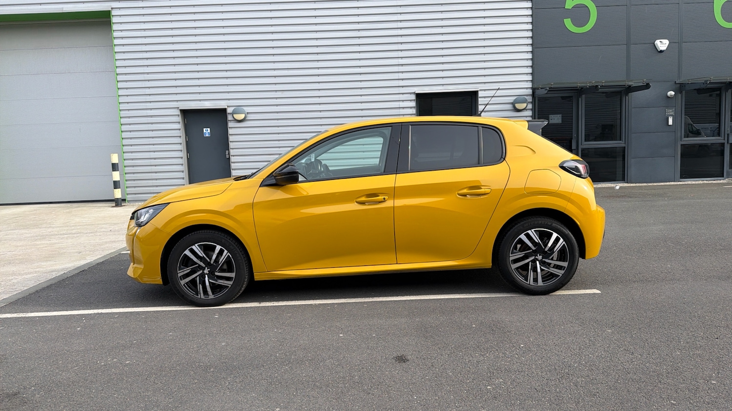 Used Peugeot 208 2023 for sale - 78058998: Photo 6