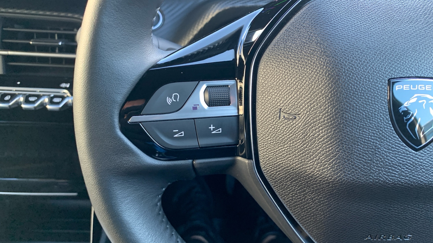 Used Peugeot 2008 2024 for sale - 76729990: Photo 23