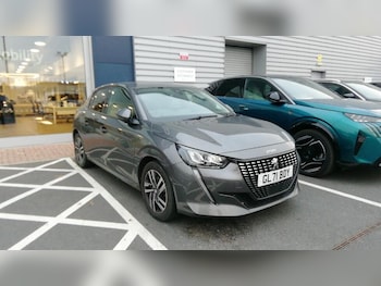 Peugeot - 208