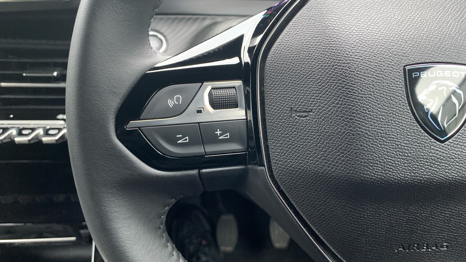 Used Peugeot 2008 2024 for sale - 77098811: Photo 23