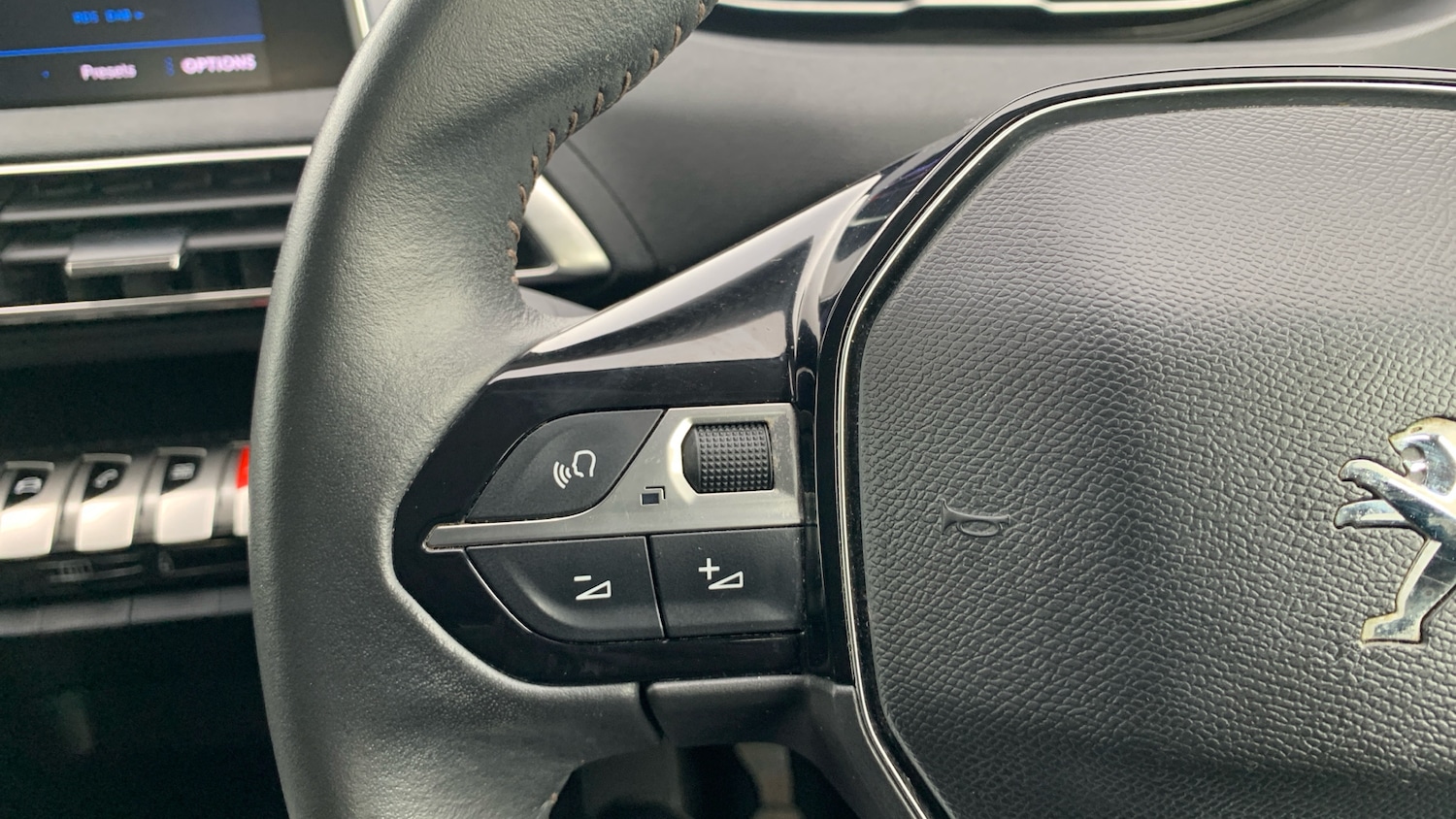 Used Peugeot 5008 2022 for sale - 77372334: Photo 23