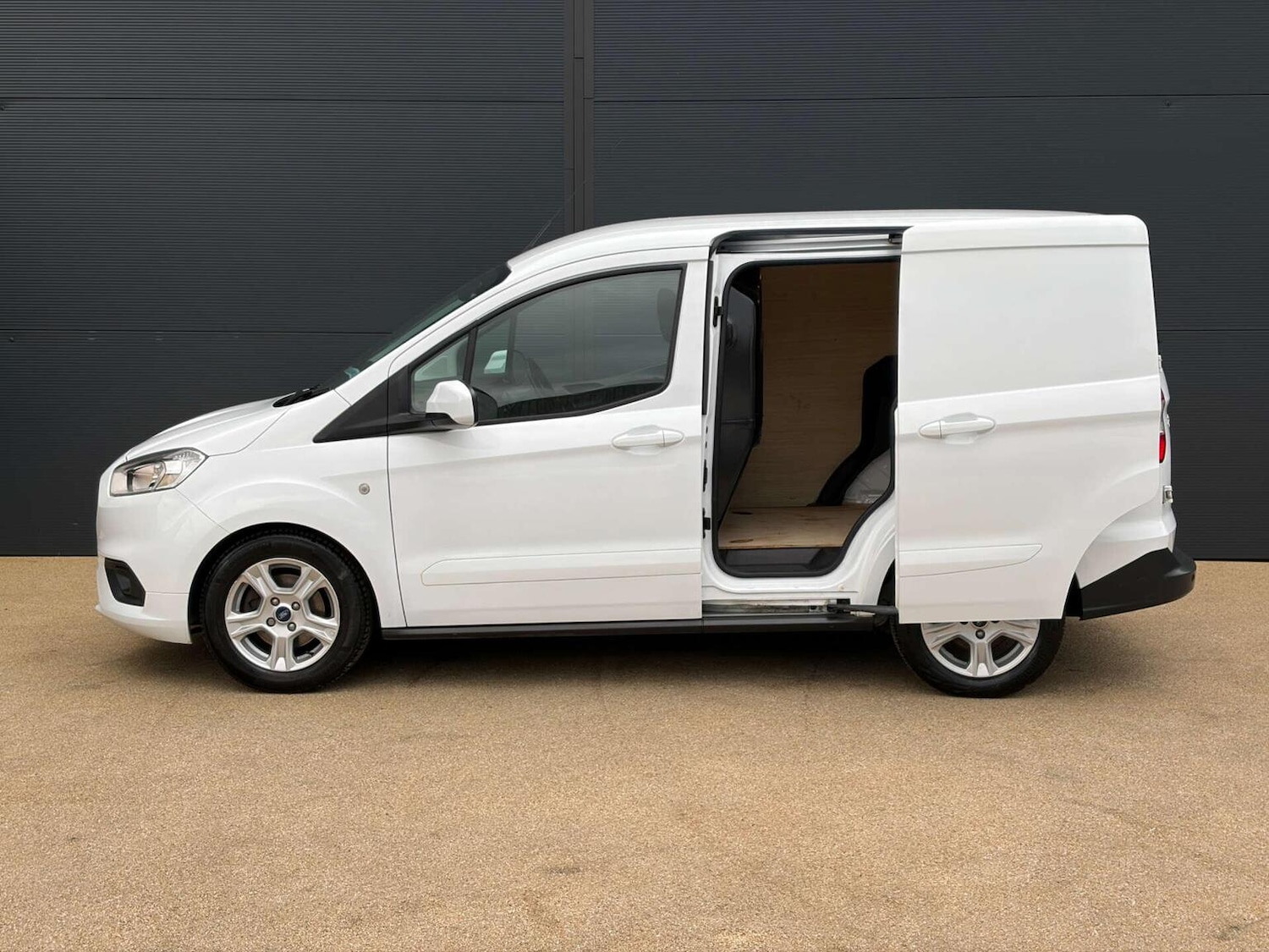 Used Ford Transit Courier 2022 for sale - 77729554: Photo 9