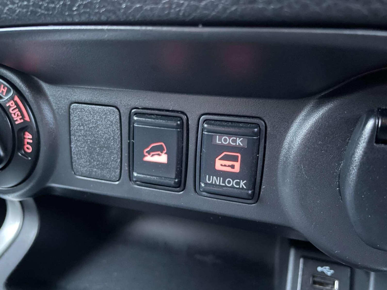 Used Nissan Navara 2018 for sale - 77001526: Photo 46