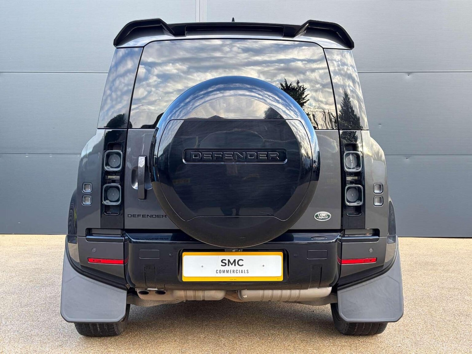 Used Land Rover Defender 2022 for sale - 76974392: Photo 13