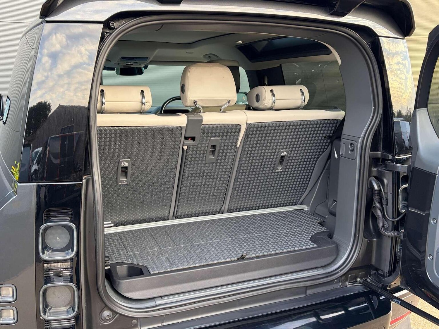 Used Land Rover Defender 2022 for sale - 76974392: Photo 14