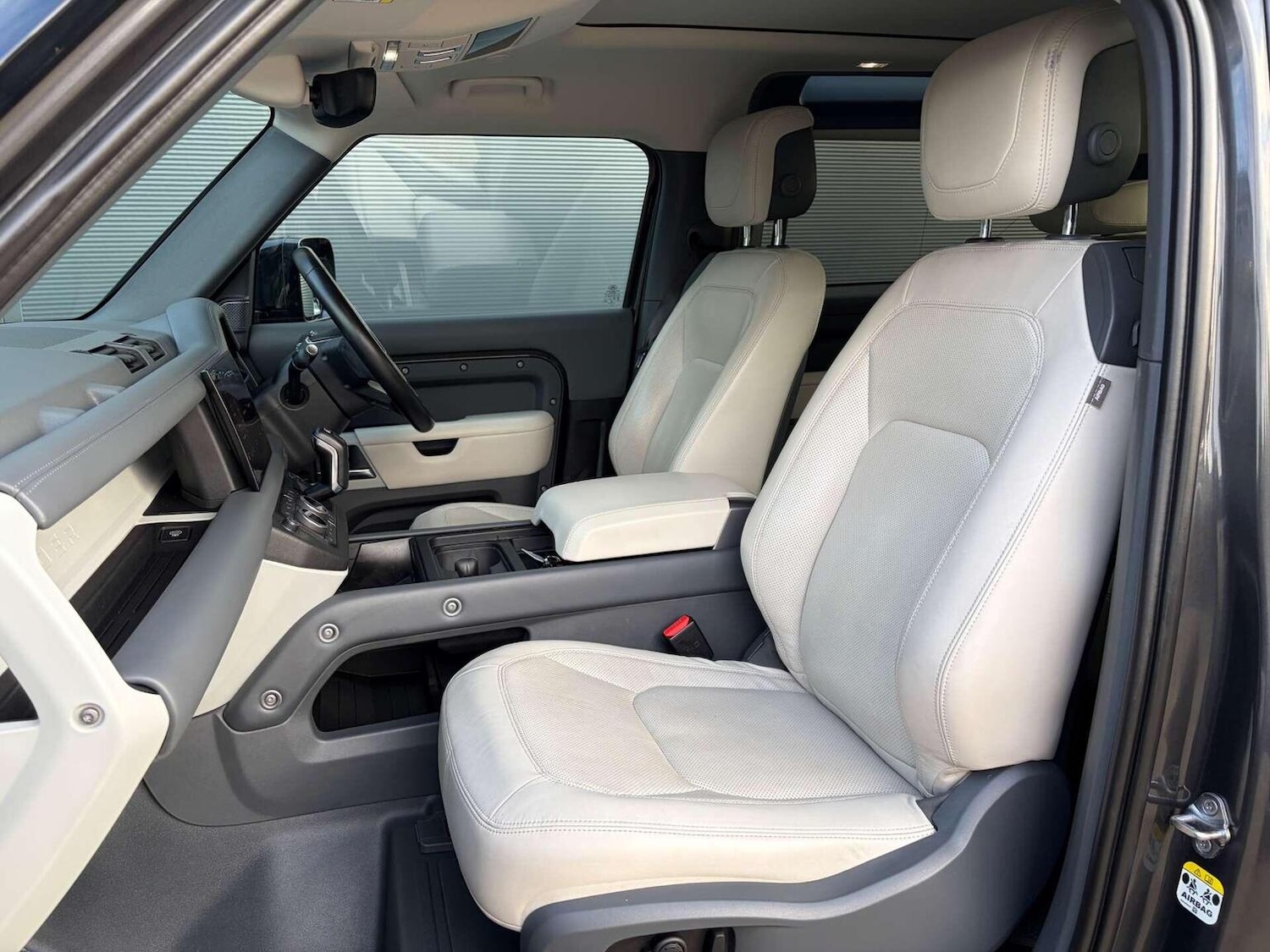 Used Land Rover Defender 2022 for sale - 76974392: Photo 28