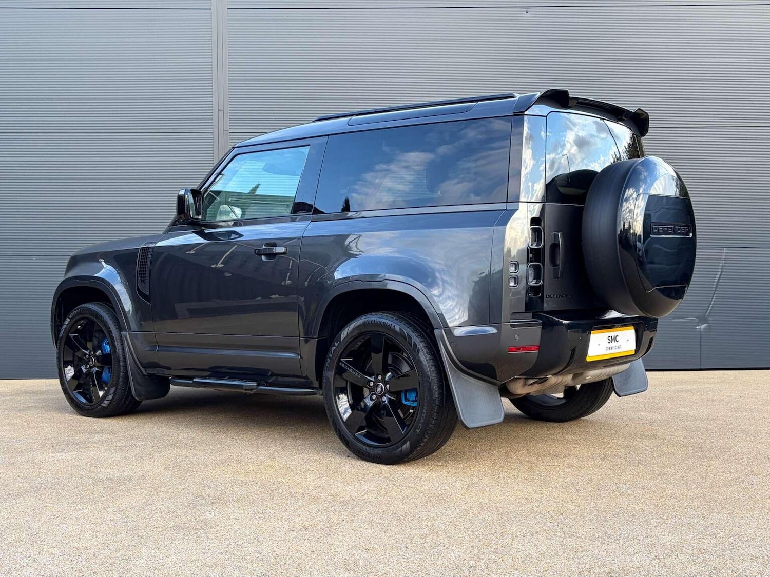 Used Land Rover Defender 2022 for sale - 76974392: Photo 3