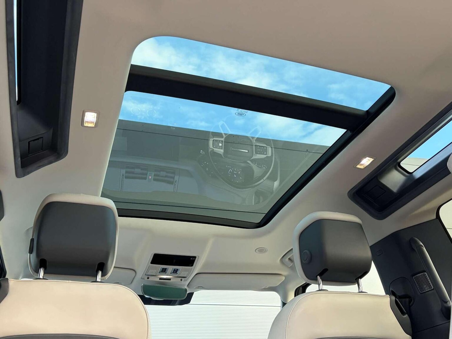 Used Land Rover Defender 2022 for sale - 76974392: Photo 34