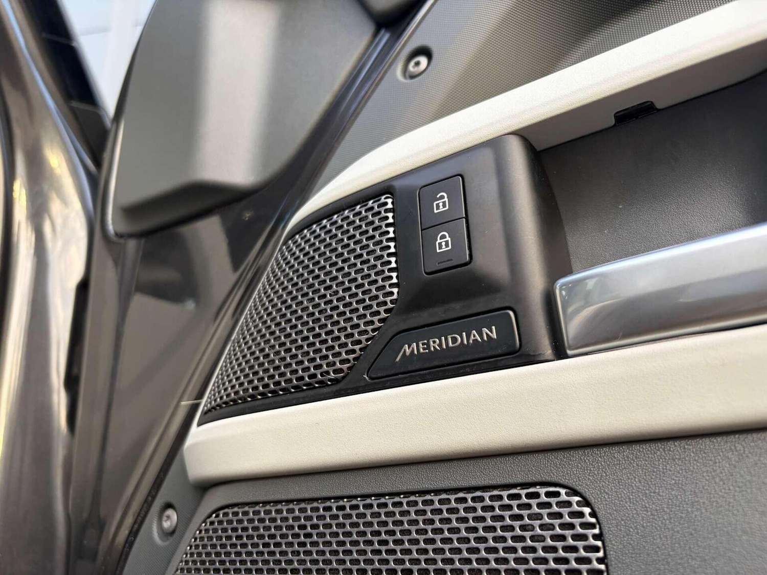 Used Land Rover Defender 2022 for sale - 76974392: Photo 38