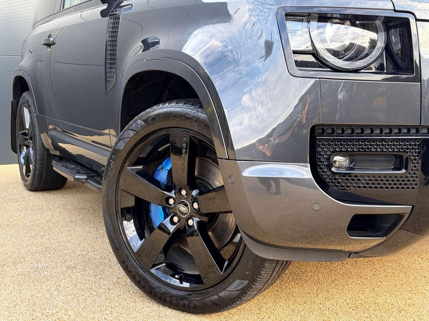 Used Land Rover Defender 2022 for sale - 76974392: Photo 4