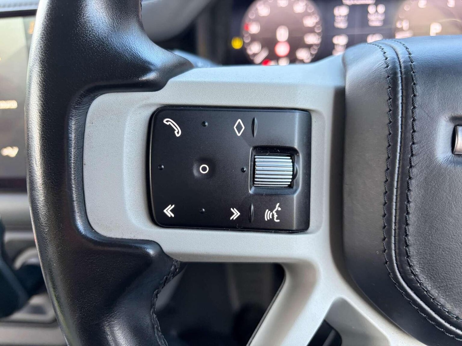 Used Land Rover Defender 2022 for sale - 76974392: Photo 43