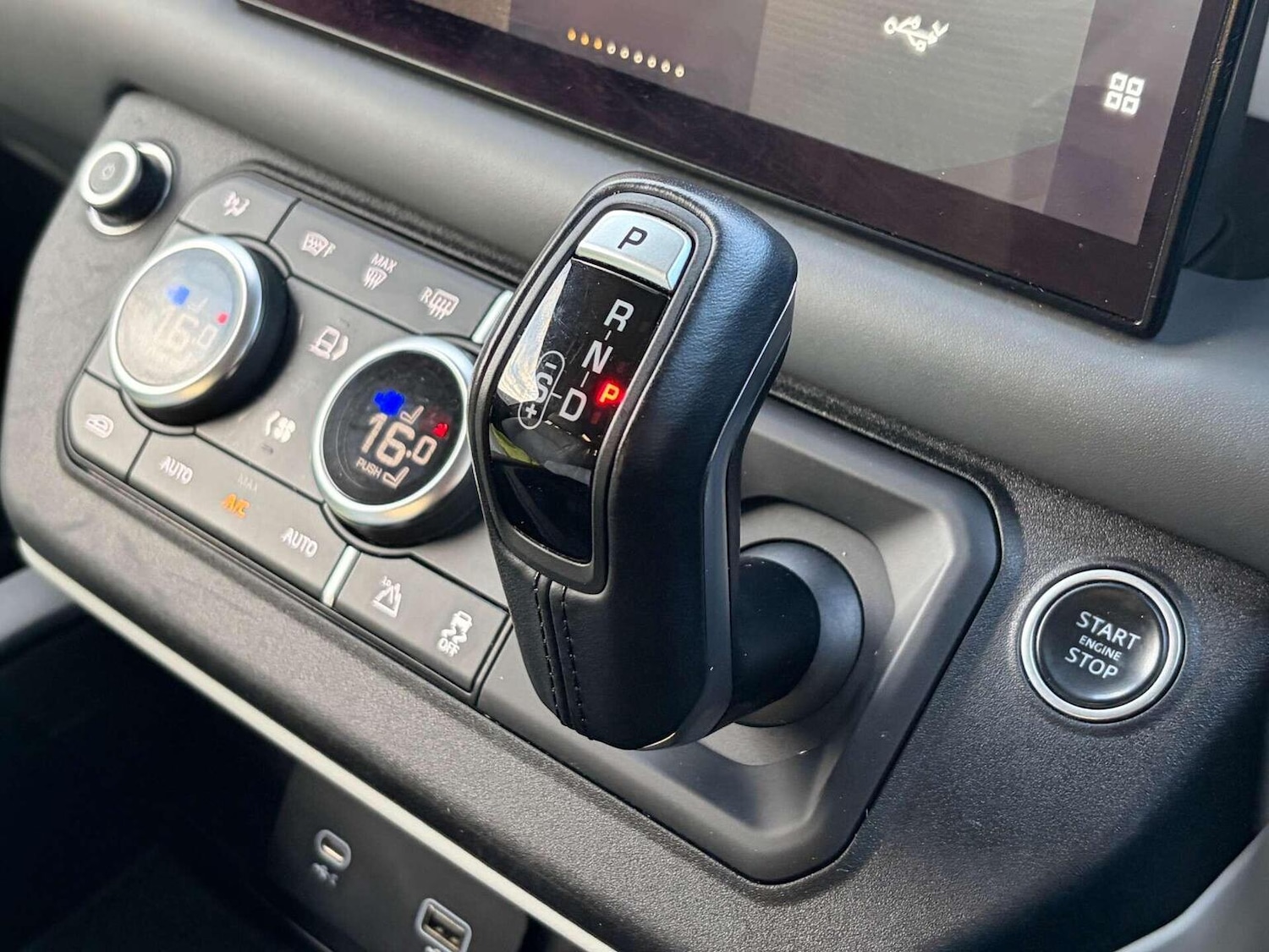 Used Land Rover Defender 2022 for sale - 76974392: Photo 49