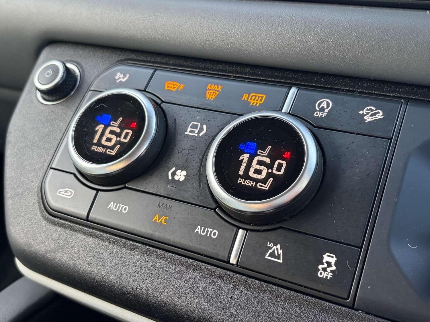 Used Land Rover Defender 2022 for sale - 76974392: Photo 51