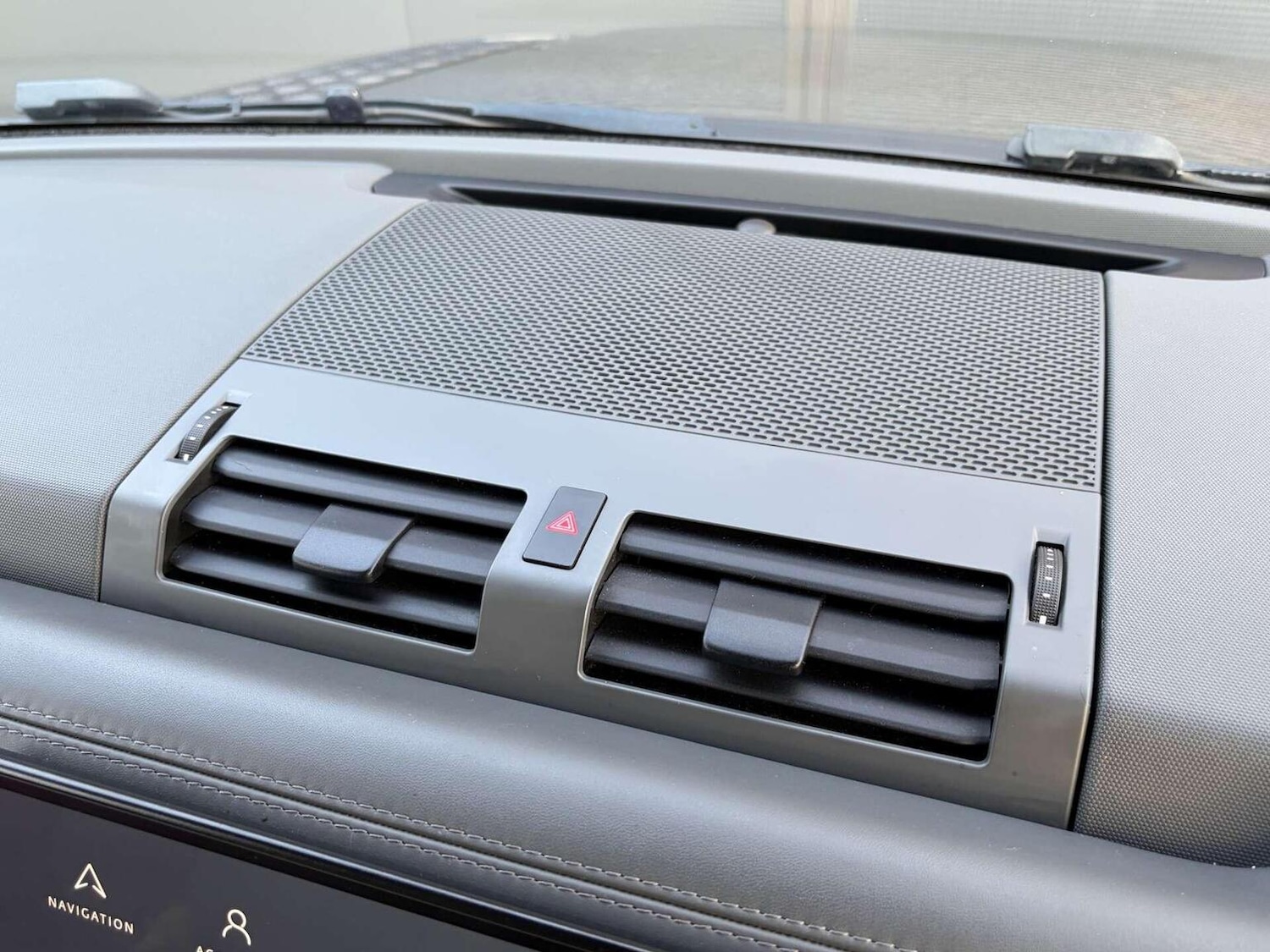 Used Land Rover Defender 2022 for sale - 76974392: Photo 63