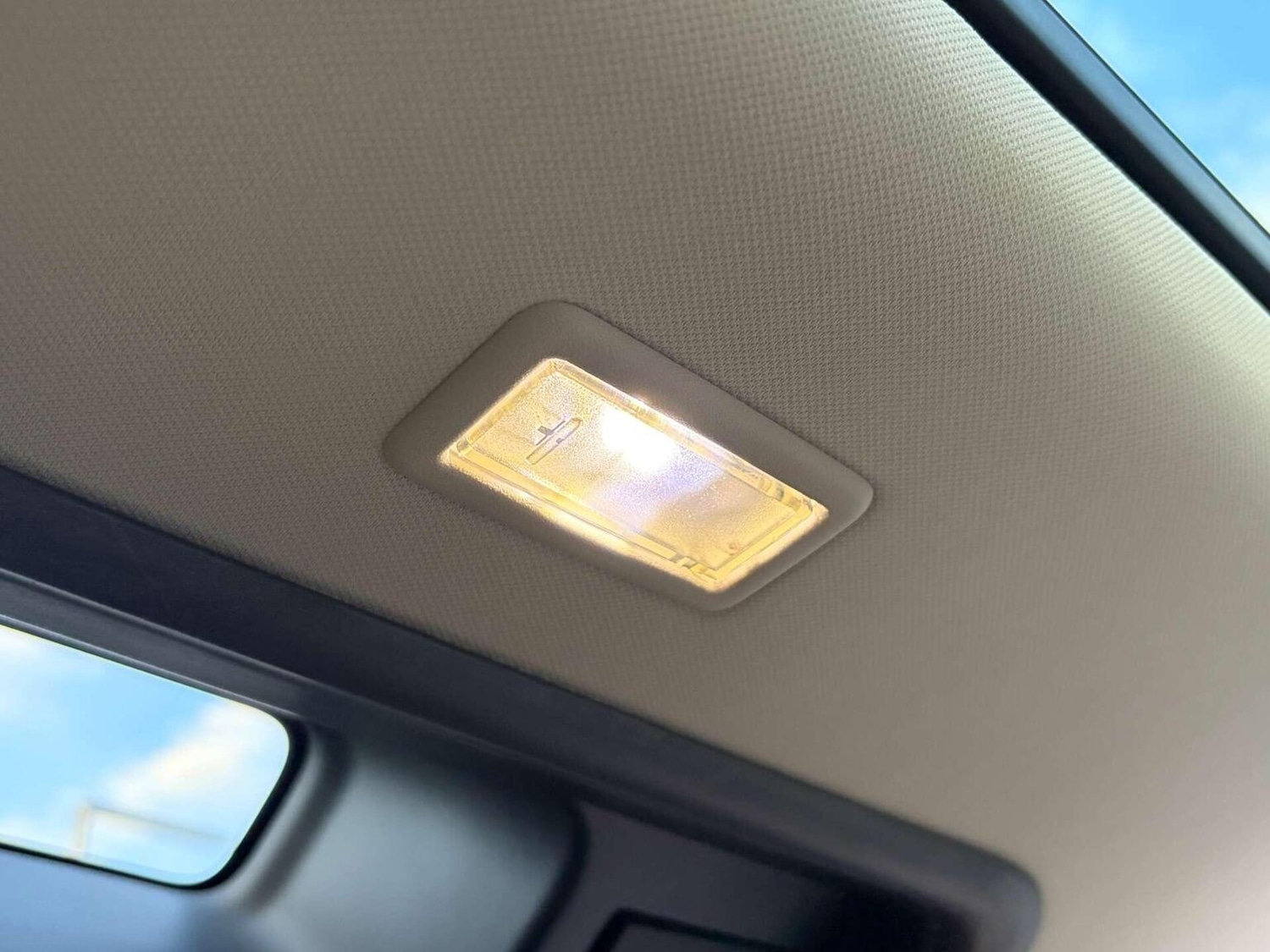 Used Land Rover Defender 2022 for sale - 76974392: Photo 65