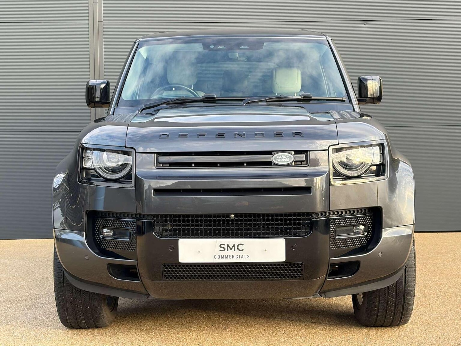 Used Land Rover Defender 2022 for sale - 76974392: Photo 8