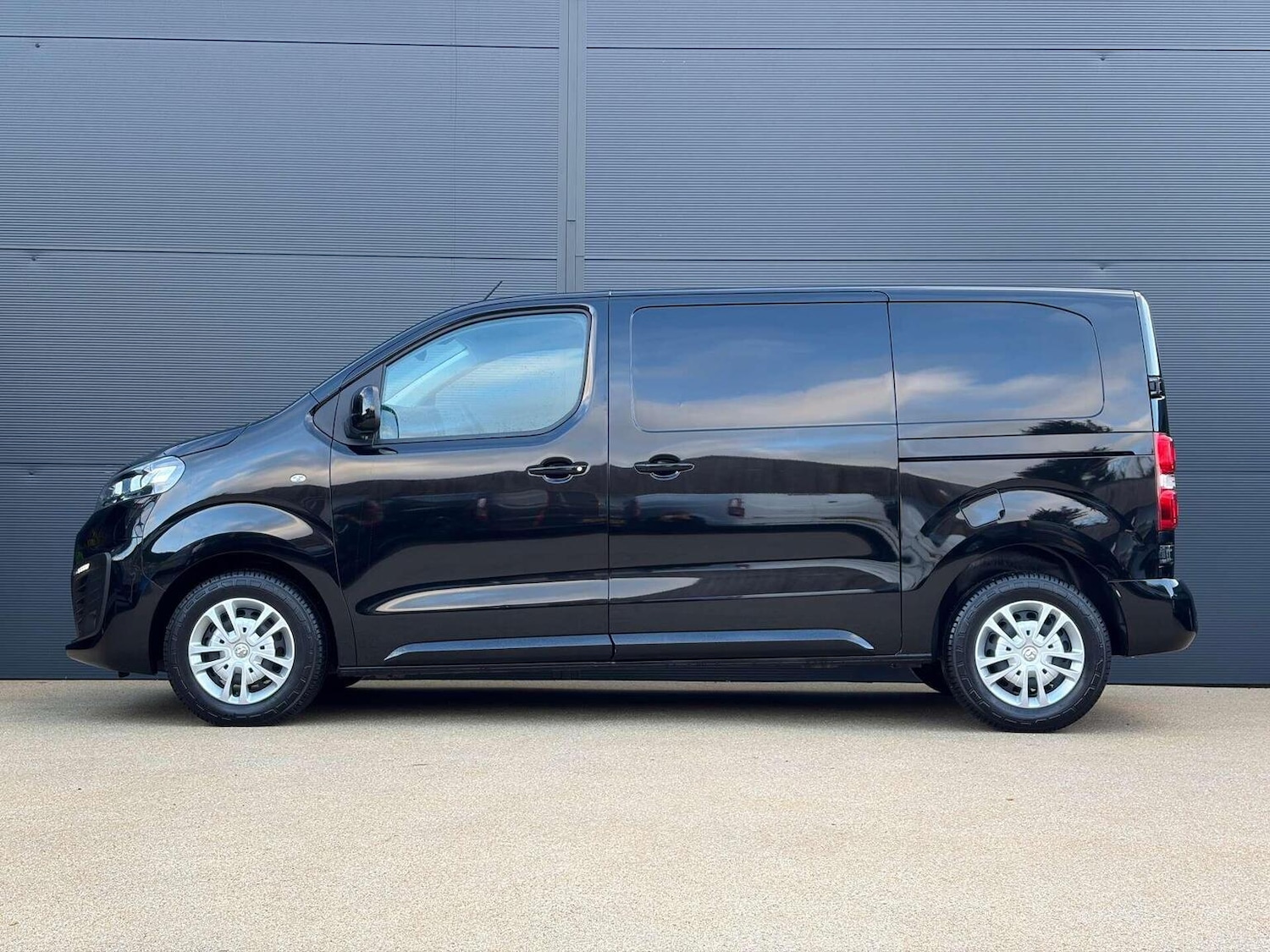 Used Vauxhall Vivaro 2022 for sale - 76896985: Photo 10