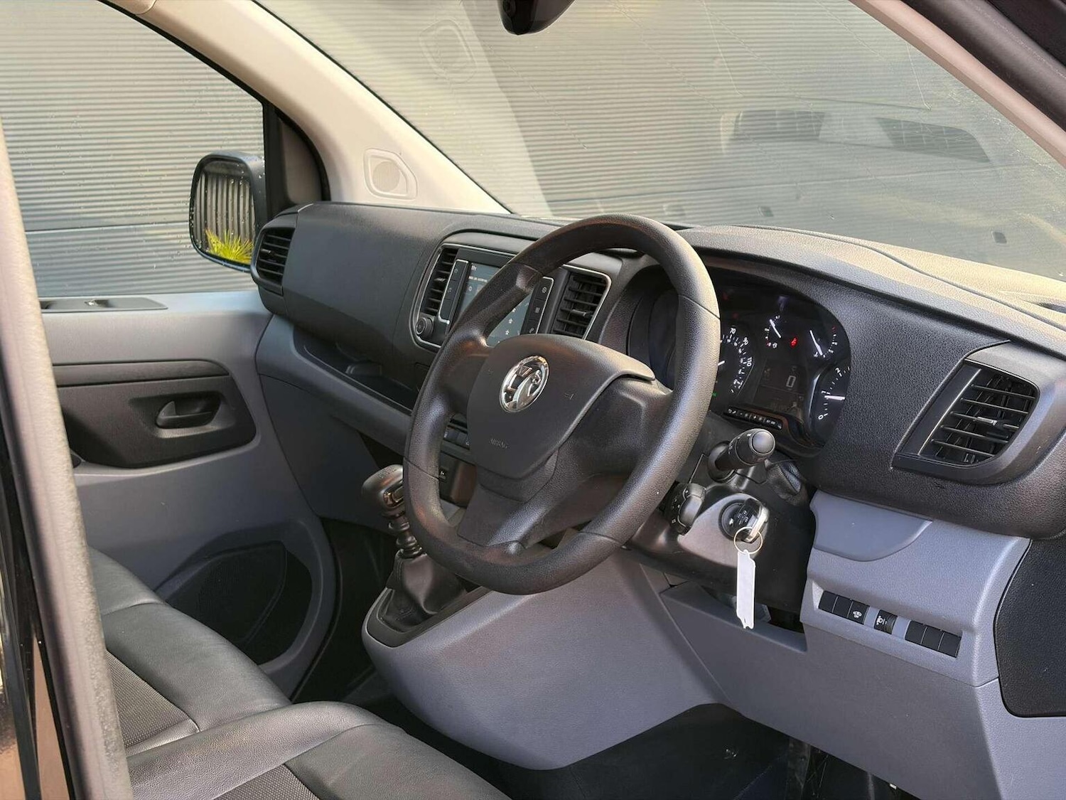 Used Vauxhall Vivaro 2022 for sale - 76896985: Photo 2