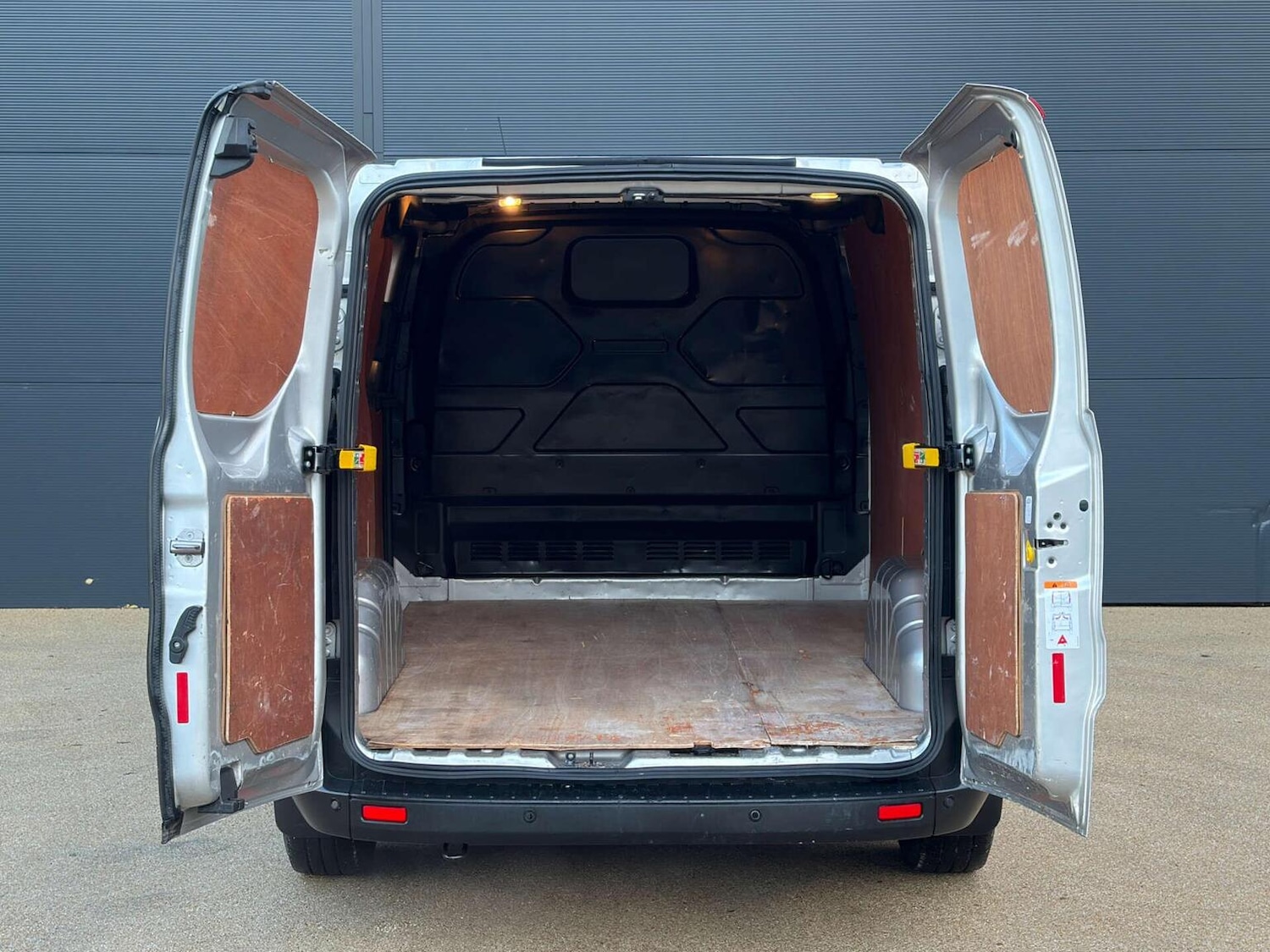 Used Ford Transit Custom 2021 for sale - 77363623: Photo 16