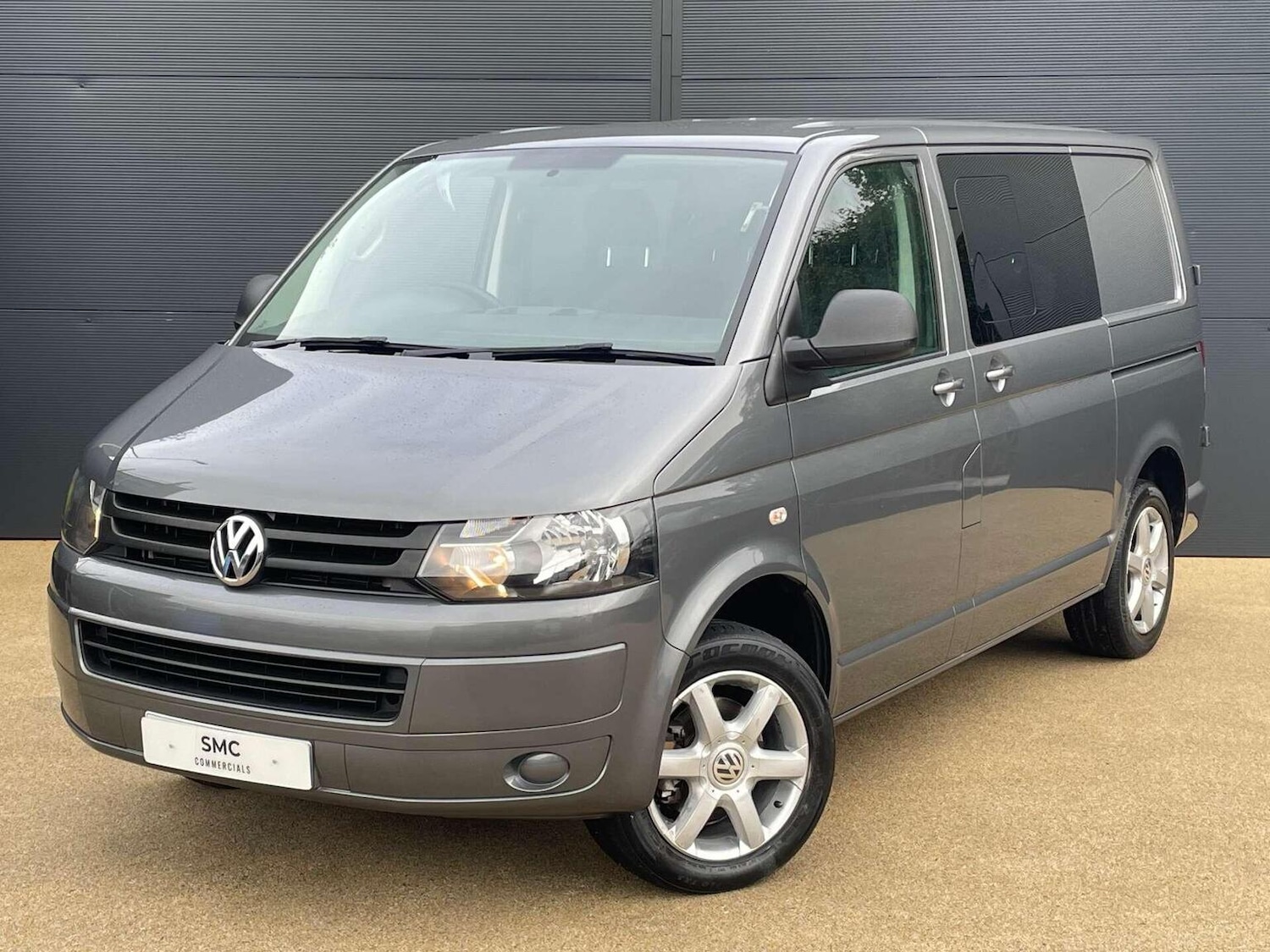 Used Volkswagen Transporter 2015 for sale - 76427962: Photo 1