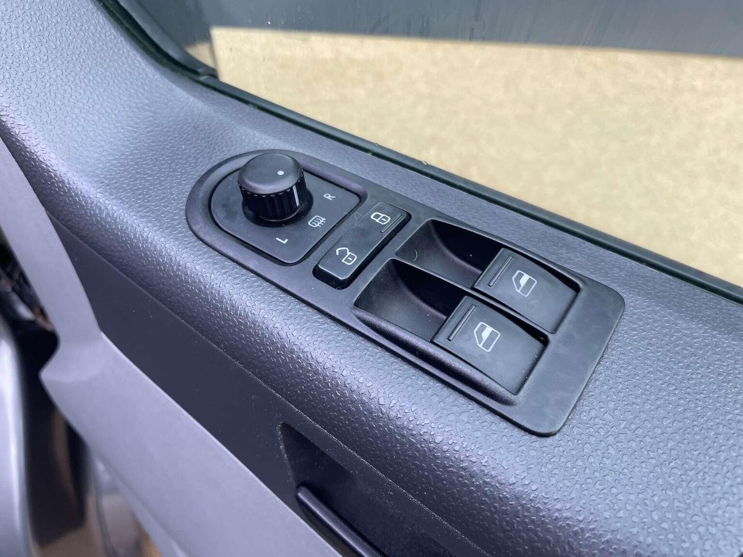 Used Volkswagen Transporter 2015 for sale - 76427962: Photo 17