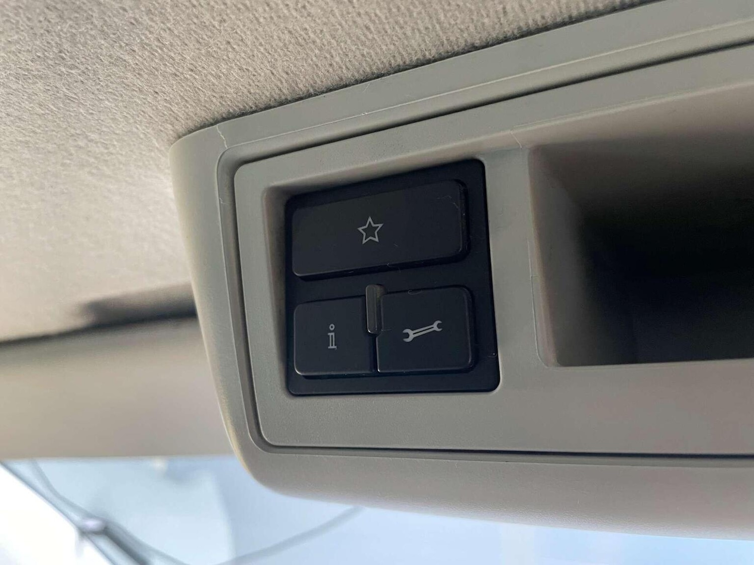 Used Volkswagen Transporter 2015 for sale - 76427962: Photo 23