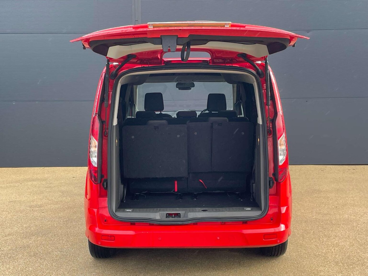 Used Ford Grand Tourneo Connect 2021 for sale - 76427964: Photo 4