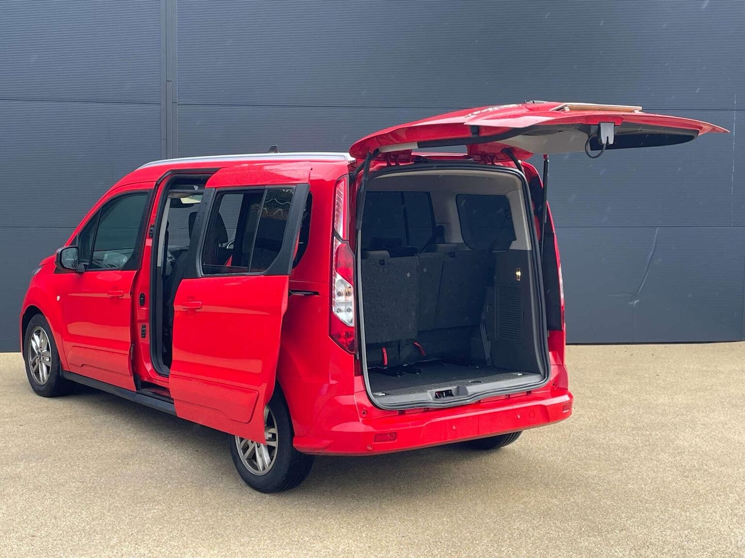 Used Ford Grand Tourneo Connect 2021 for sale - 76427964: Photo 8