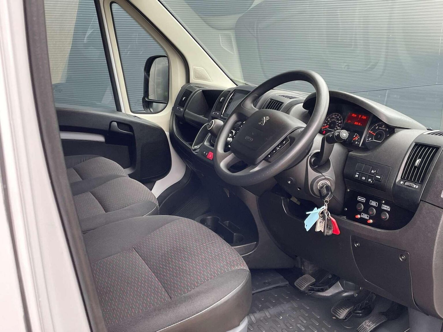 Used Peugeot Boxer 2023 for sale - 76497479: Photo 2