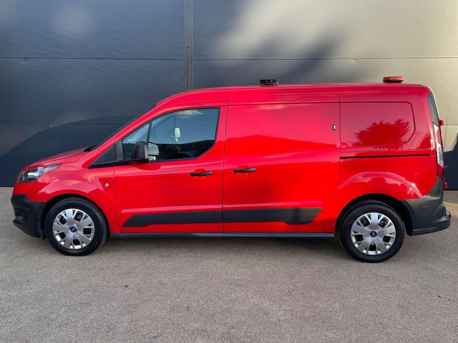 Used Ford Transit Connect 2017 for sale - 76637430: Photo 10