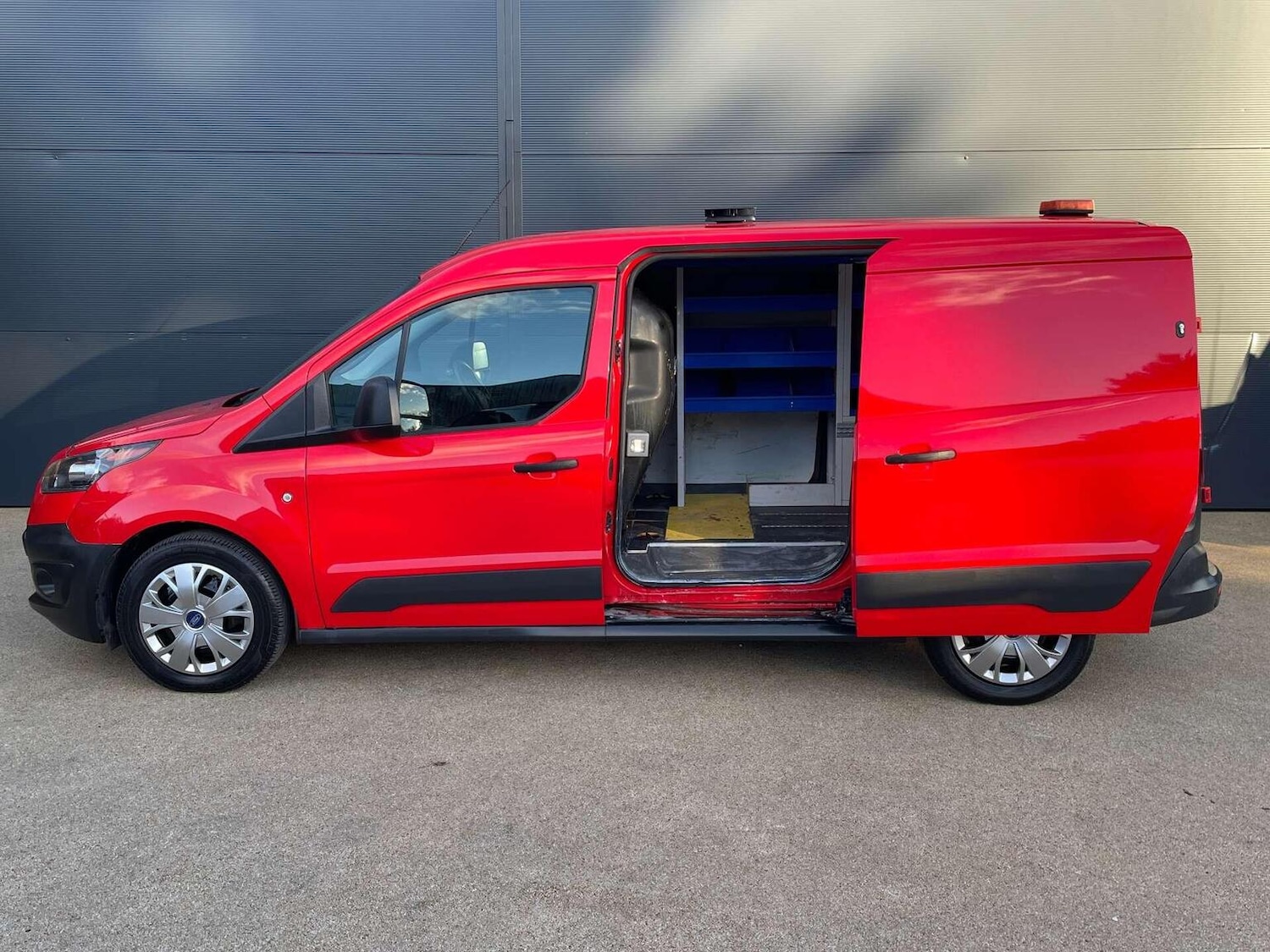 Used Ford Transit Connect 2017 for sale - 76637430: Photo 11