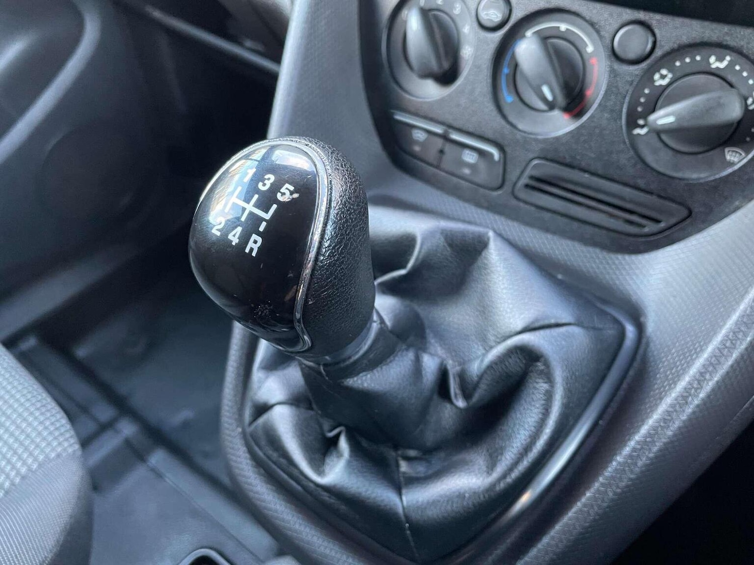 Used Ford Transit Connect 2017 for sale - 76637430: Photo 28