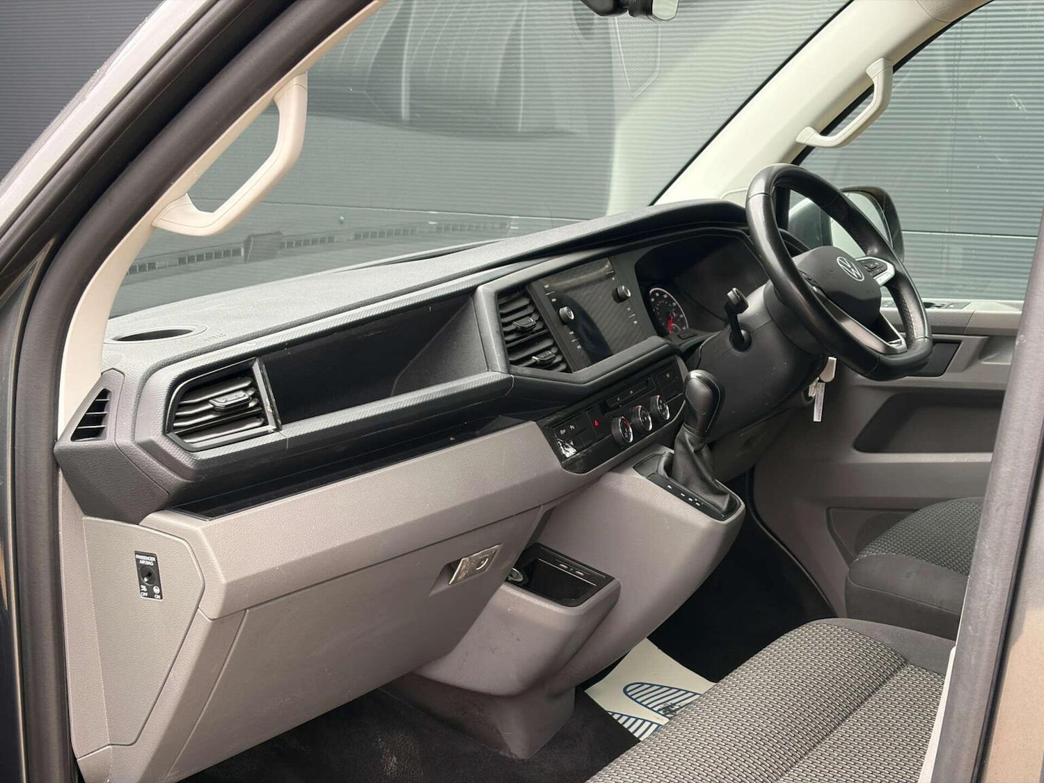 Used Volkswagen Transporter 2024 for sale - 77409555: Photo 25