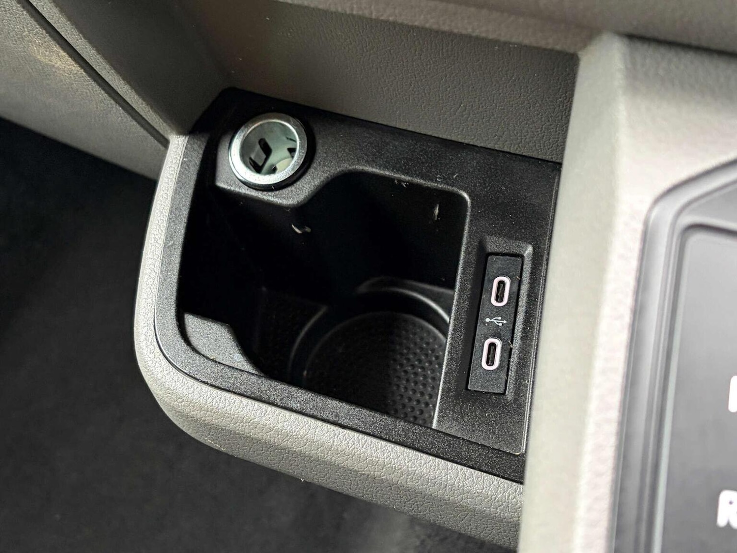 Used Volkswagen Transporter 2024 for sale - 77409555: Photo 41