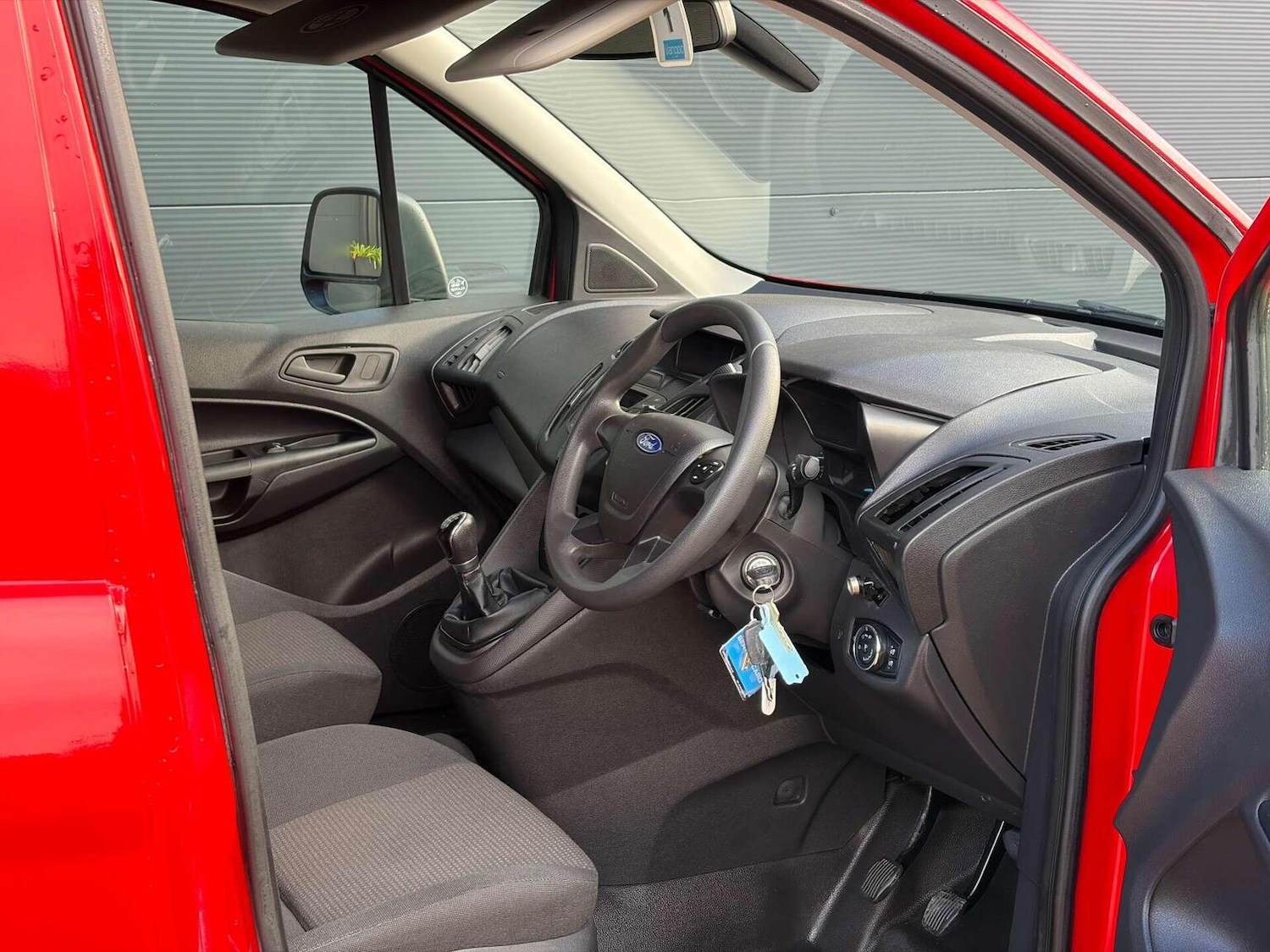 Used Ford Transit Connect 2017 for sale - 77045387: Photo 2