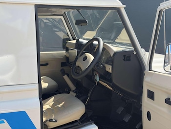 Used Land Rover Defender 2010 for sale - 78653382: Photo