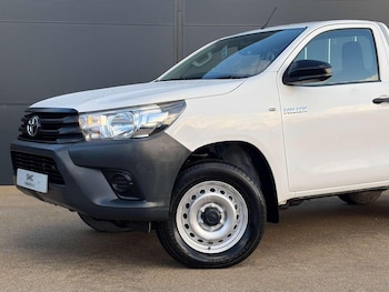 Used Toyota Hilux 2019 for sale - 77766373: Photo