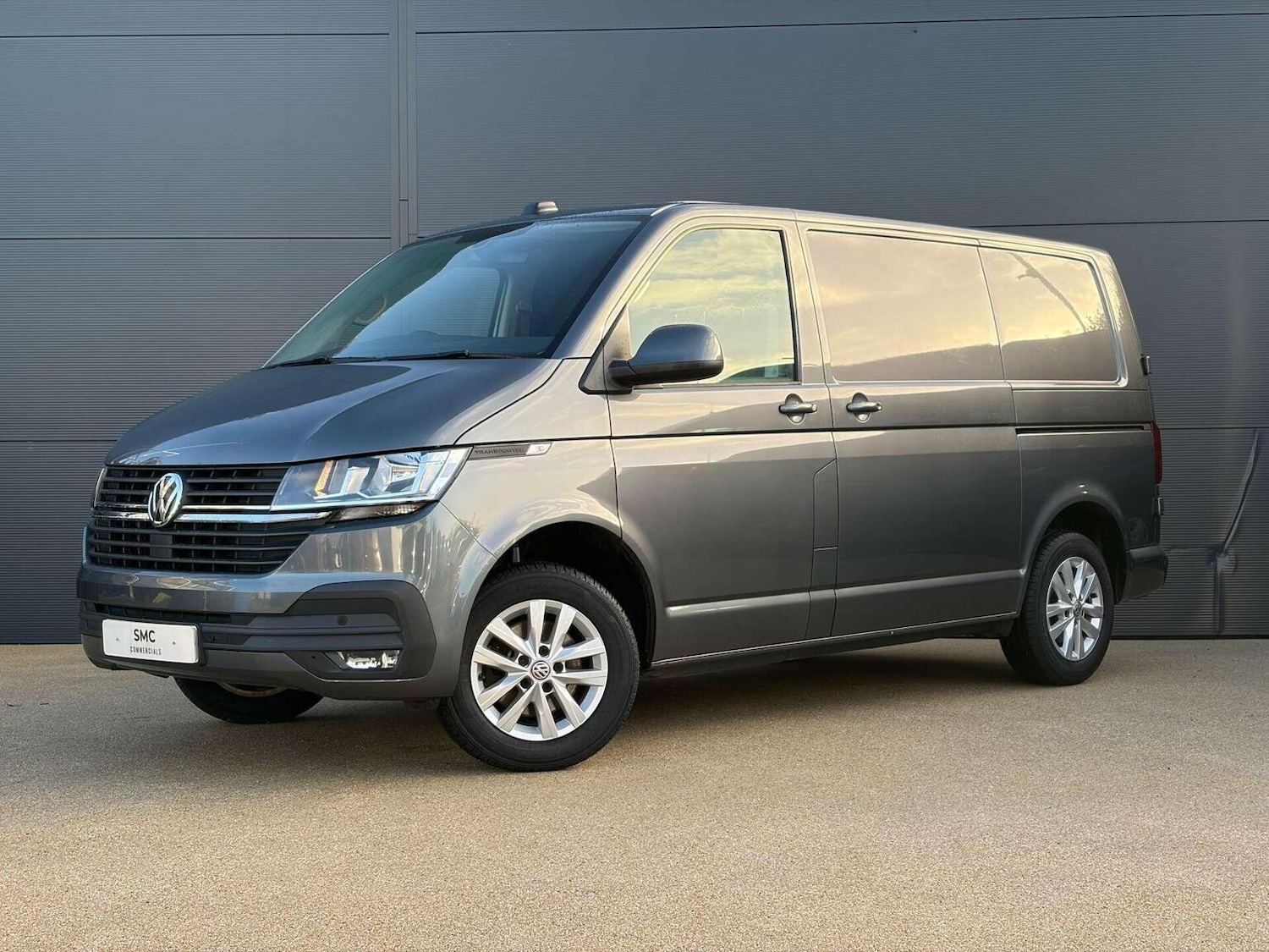 Used Volkswagen Transporter 2022 for sale - 76911082: Photo 1