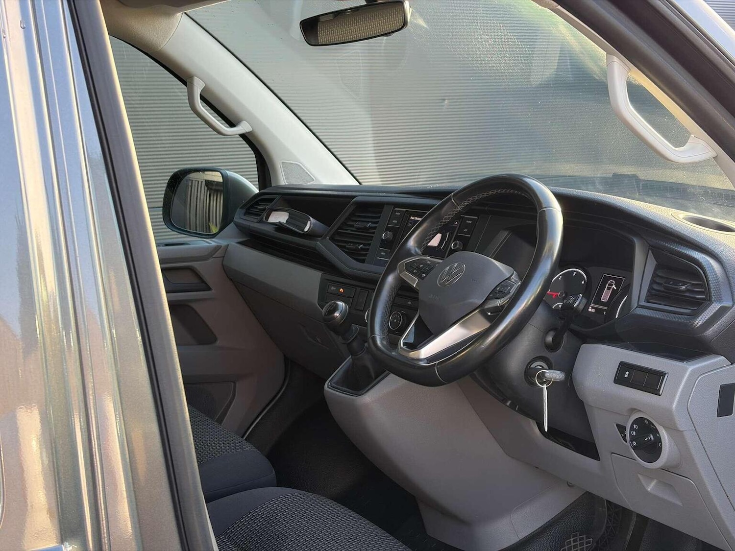 Used Volkswagen Transporter 2022 for sale - 76911082: Photo 2